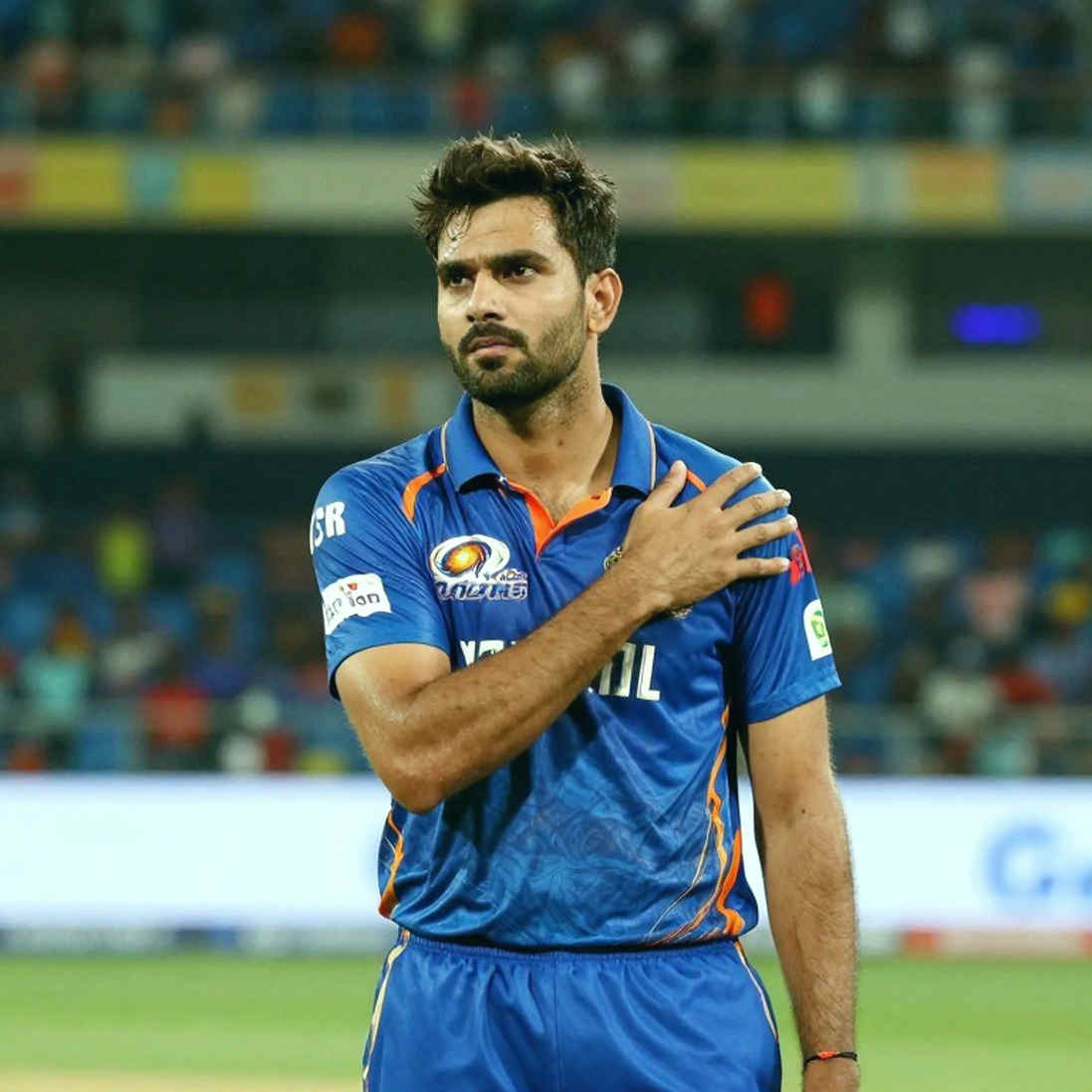 ছাদ থেকে ফ্লাডলাইট: এশিয়ান ক্রিকেটের রেগুলার সিজনে কে আসলে খেলে, কে বেচে